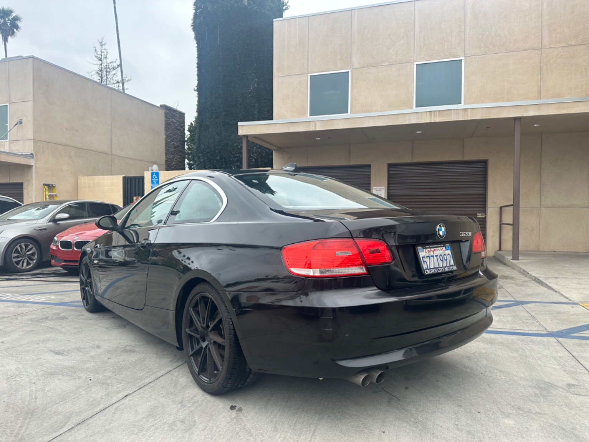 2007 Black /South African Safari BMW 3-Series Leather (WBAWV135X7P) with an Inline 6 engine, Maual transmission, located at 30 S. Berkeley Avenue, Pasadena, CA, 91107, (626) 248-7567, 34.145447, -118.109398 - 6 speed!!! this 2007 BMW 3-Series 328i Coupe looks and drives well. Looking for a reliable ride but struggling with bad credit? Our dealership has got you covered with our impressive selection of used vehicles, including the sleek and stylish 2007 BMW 328i Coupe 2D with a manual transmission. Thes - Photo #2